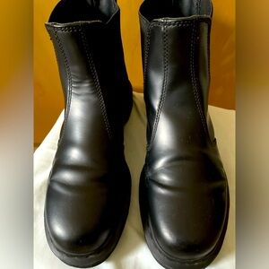 Brand new only wore twice!! Realized it’s not my style!